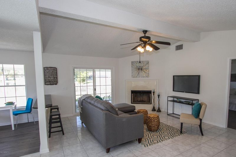 11140 Barbizon Cir E, Jacksonville, FL 32257