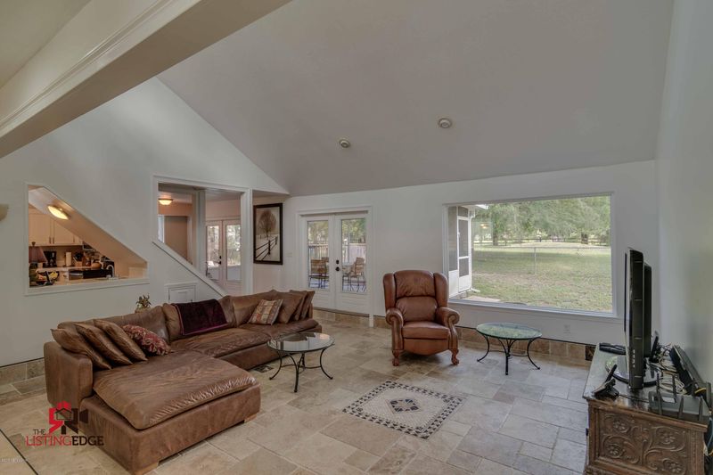 1115 Executive Cove Dr, Jacksonville, FL 32259