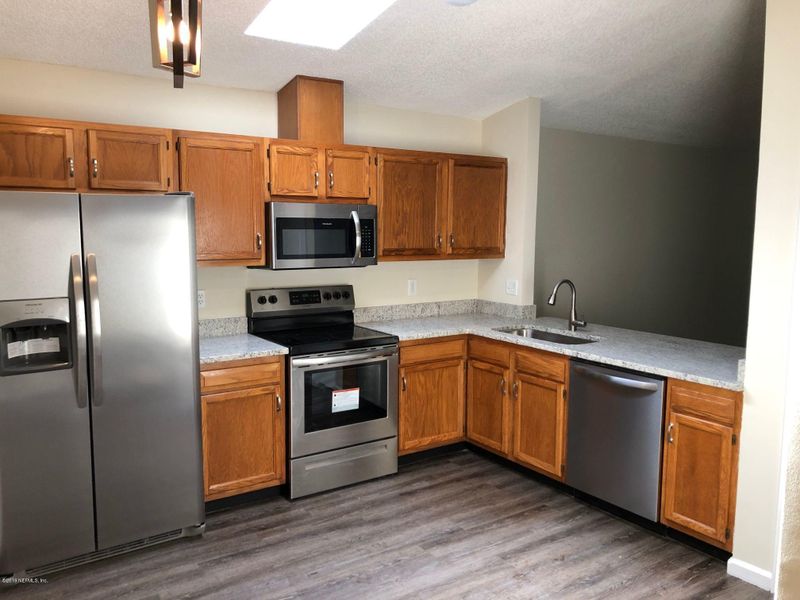 11168 Mikris Dr S, Jacksonville, FL 32225