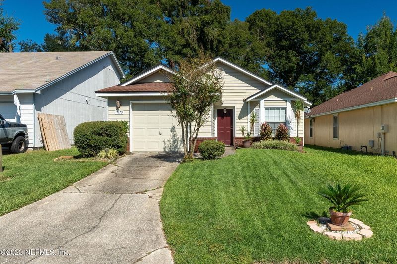 11179 Mikris Dr N, Jacksonville, FL 32225