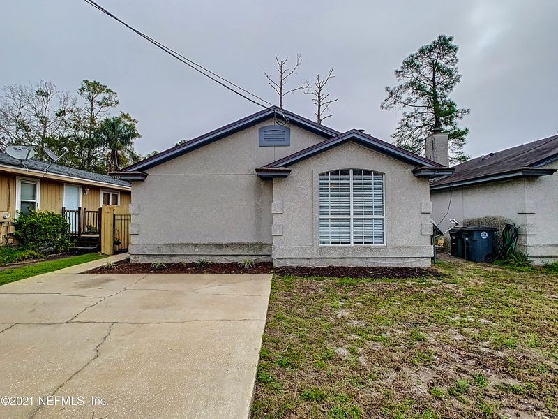 1121 Hibiscus St, Atlantic Beach, FL 32233