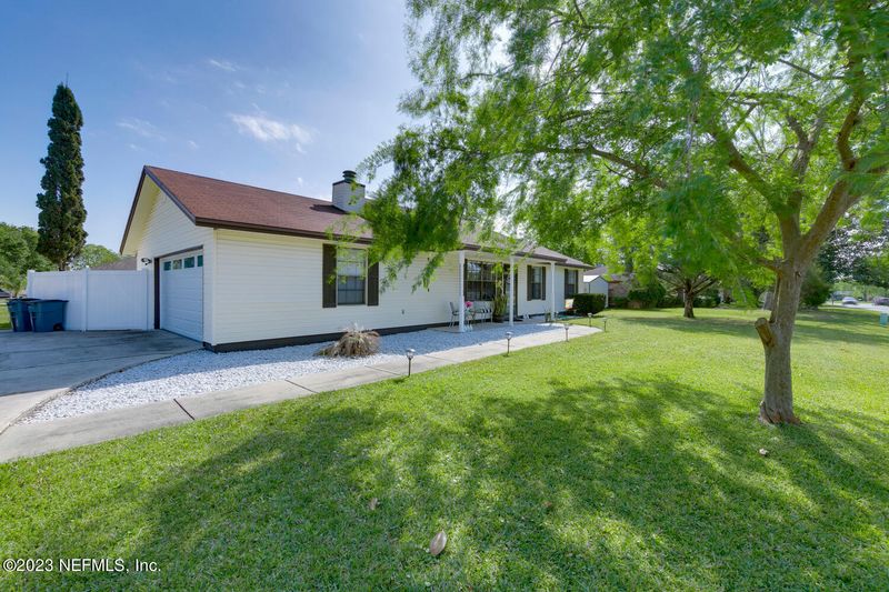 1121 Londonderry Dr, Orange Park, FL 32065