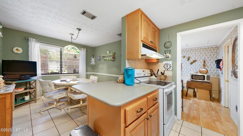 1121 Santiago Dr, Jacksonville, FL 32221