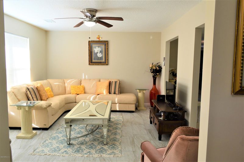 1121 Townsend Blvd, Jacksonville, FL 32211