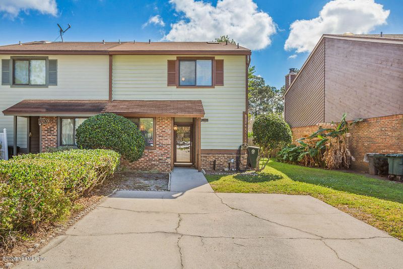 11211 Windtree Dr E, Jacksonville, FL 32257