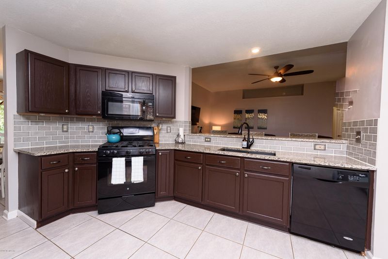 11247 Hendon Dr, Jacksonville, FL 32246