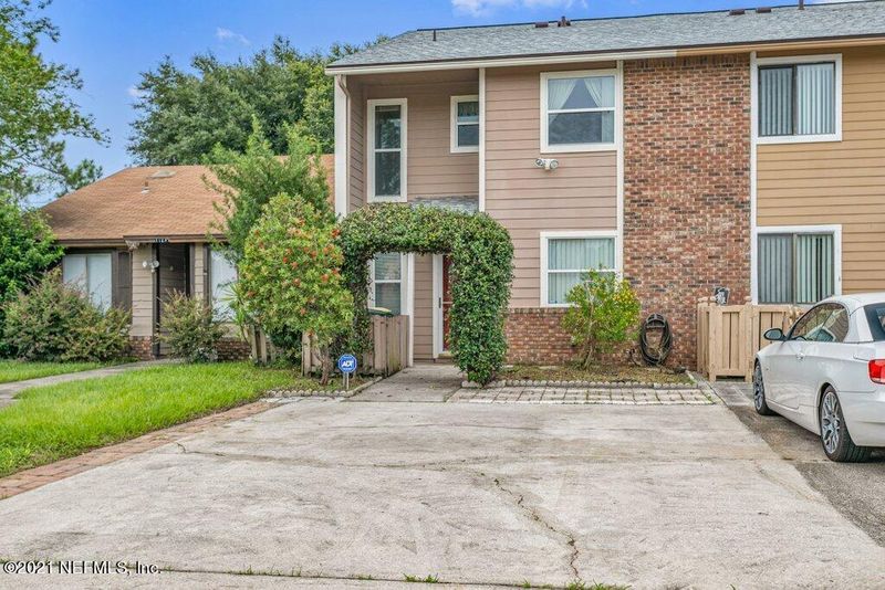 11250 Windtree Dr E, Jacksonville, FL 32257