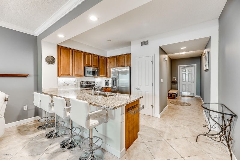 1126 1st St N #602, Jacksonville Beach, FL 32250