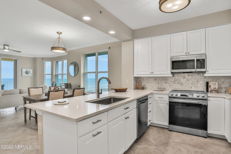 1126 1st St N #705, Jacksonville Beach, FL 32250