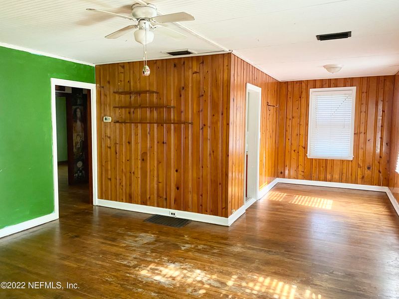 1126 Murray Dr, Jacksonville, FL 32205