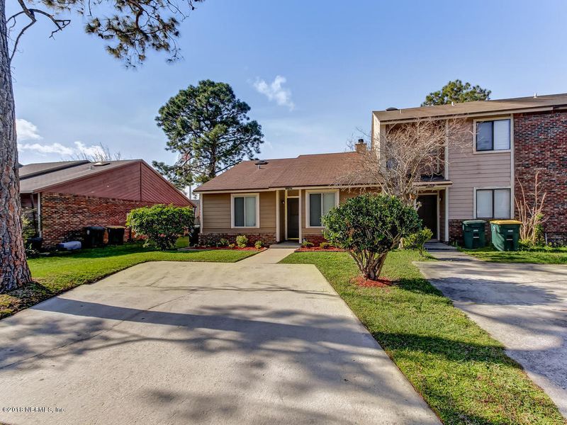 11262 Windtree Dr E, Jacksonville, FL 32257