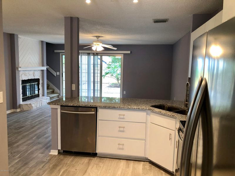 1129 Fromage Cir E, Jacksonville, FL 32225