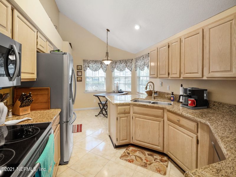 11297 Lake Mandarin Cir E, Jacksonville, FL 32223
