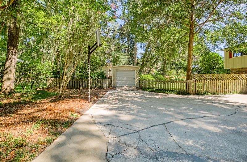 1135 N Natures Hammock Rd N, St Johns, FL 32259