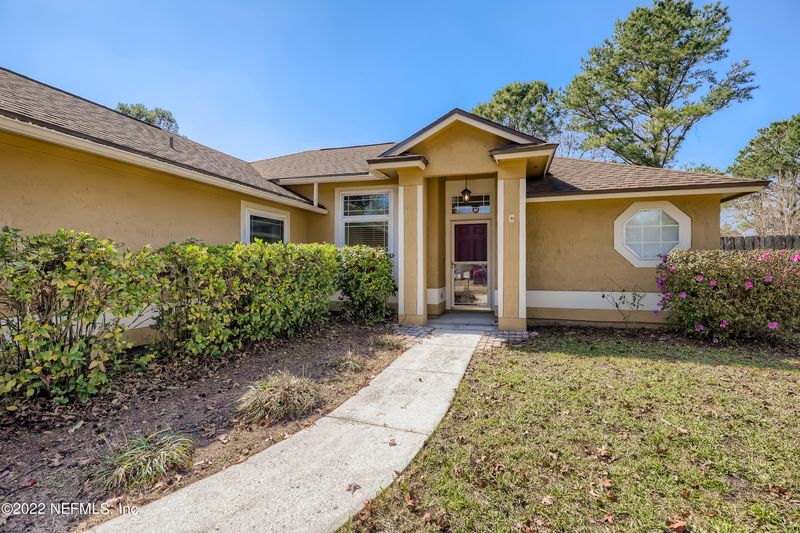 11350 Salt Pond Dr E, Jacksonville, FL 32219