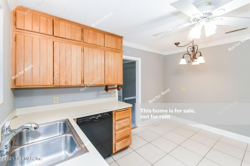 1137 Sunnymeade Dr, Jacksonville, FL 32211