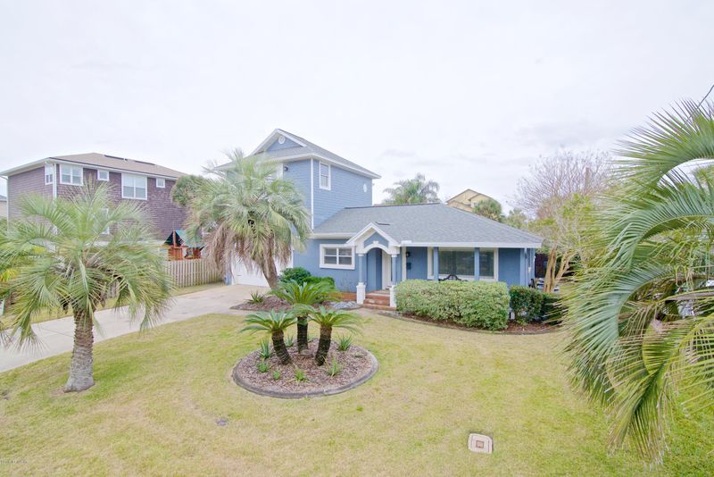 114 33rd Ave S, Jacksonville Beach, FL 32250