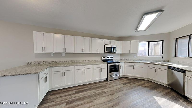 1141 Romaine Cir E, Jacksonville, FL 32225