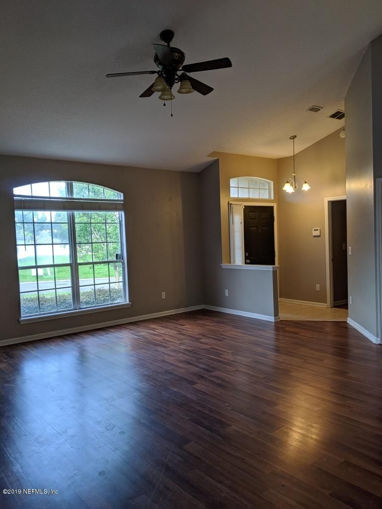 11414 Salt Pond Dr E, Jacksonville, FL 32219