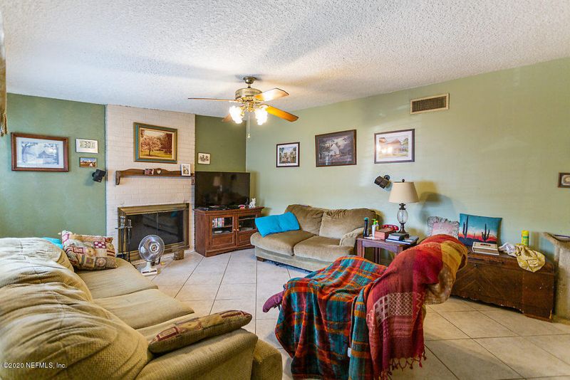 11425 Elane Dr, Jacksonville, FL 32218