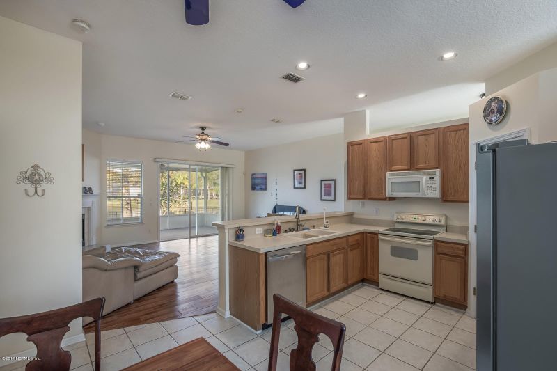 11433 Chase Meadows Dr S, Jacksonville, FL 32256