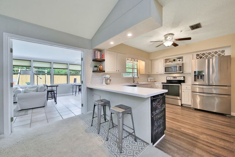 11449 Sedgemoore Dr E, Jacksonville, FL 32223