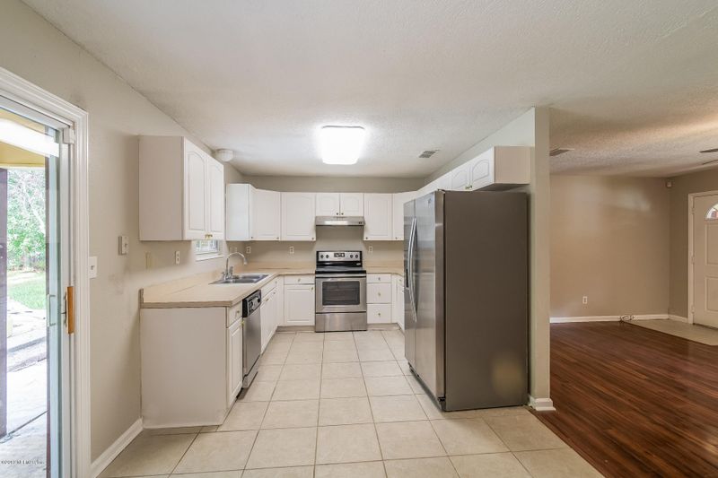 1145 Bacall Rd, Jacksonville, FL 32218