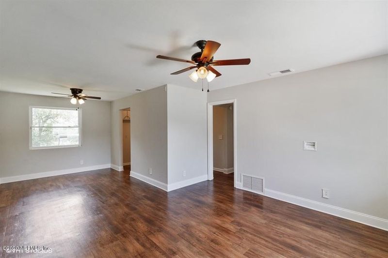 11458 Emuness Rd, Jacksonville, FL 32218