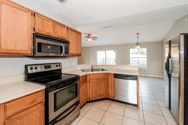 11499 Key Biscayne Dr, Jacksonville, FL 32218