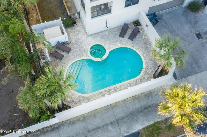 115 9th Ave S #202, Jacksonville Beach, FL 32250
