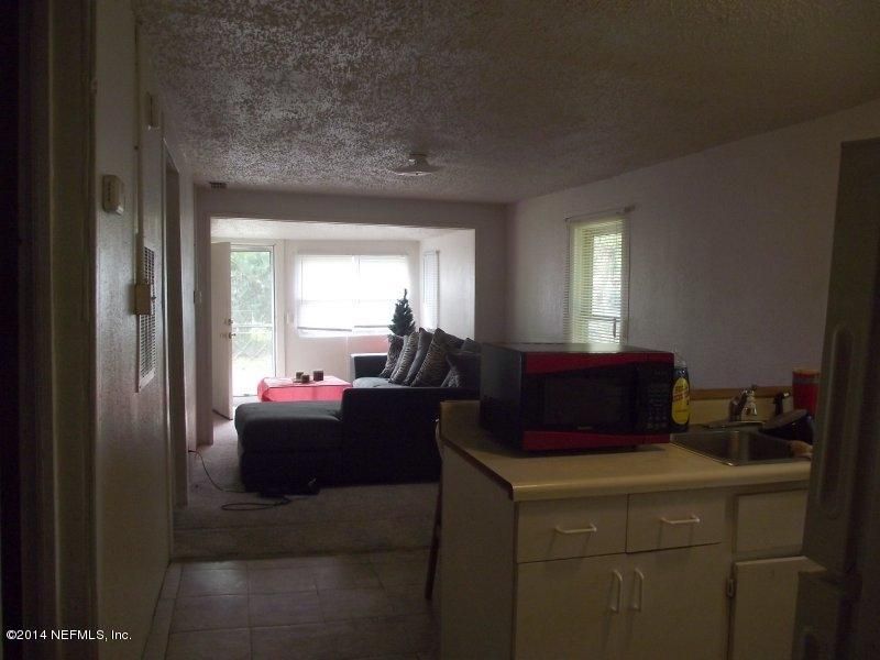 115 Donner Rd, Atlantic Beach, FL 32233