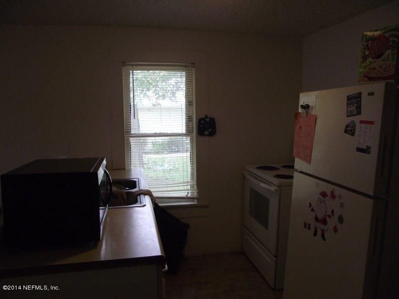 115 Donner Rd, Atlantic Beach, FL 32233