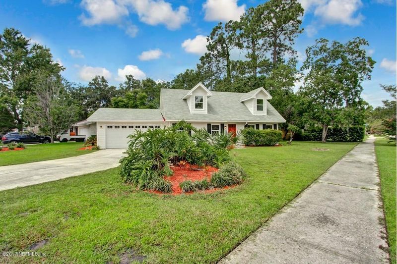 11508 W Ride Dr, Jacksonville, FL 32223
