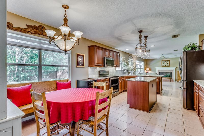 11521 Summer Brook Ct, Jacksonville, FL 32258