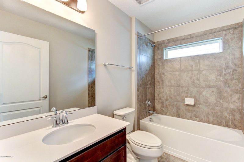 11526 Dunforth Cove Dr, Jacksonville, FL 32218
