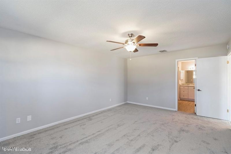 11527 N North Ride Cir E, Jacksonville, FL 32223