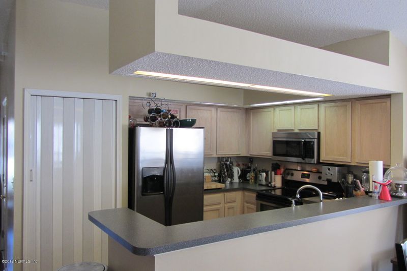 1154 Homard Blvd E, Jacksonville, FL 32225