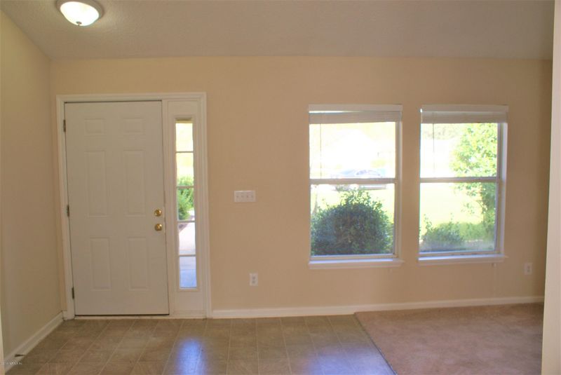 11555 Tori Ln, Jacksonville, FL 32218