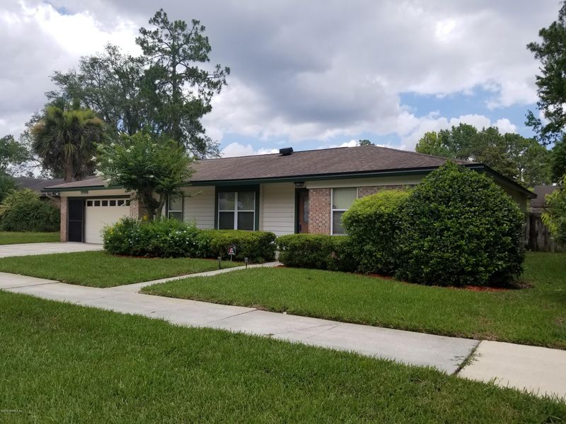 11559 W Ride Dr, Jacksonville, FL 32223