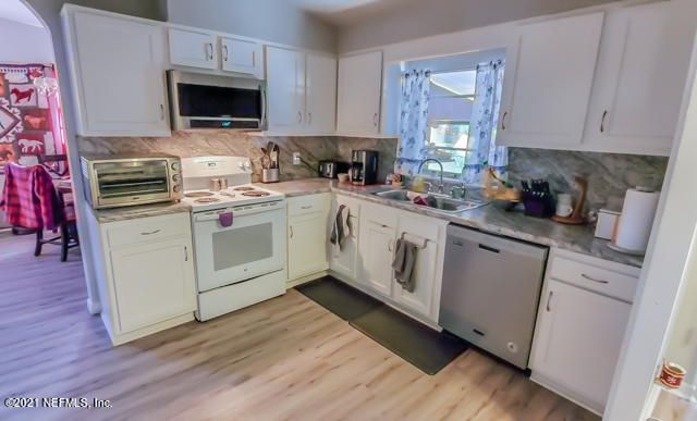 11572 Inez Dr, Jacksonville, FL 32218
