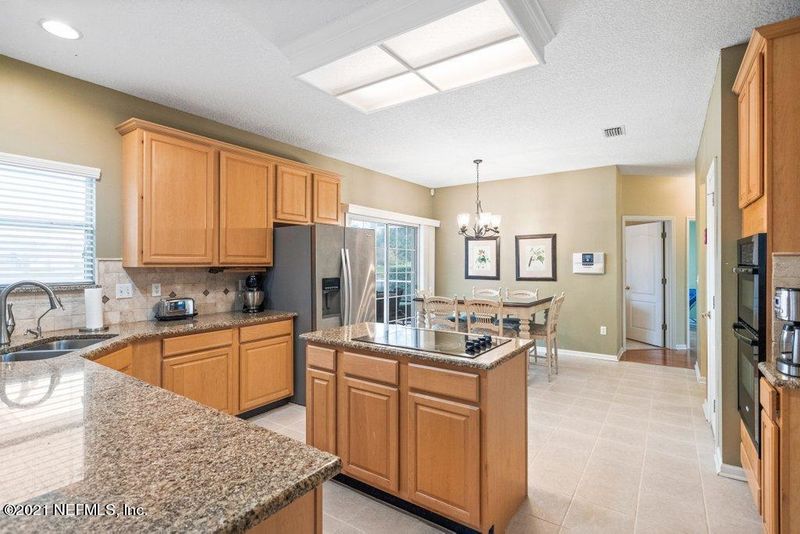11585 Summer Brook Ct, Jacksonville, FL 32258