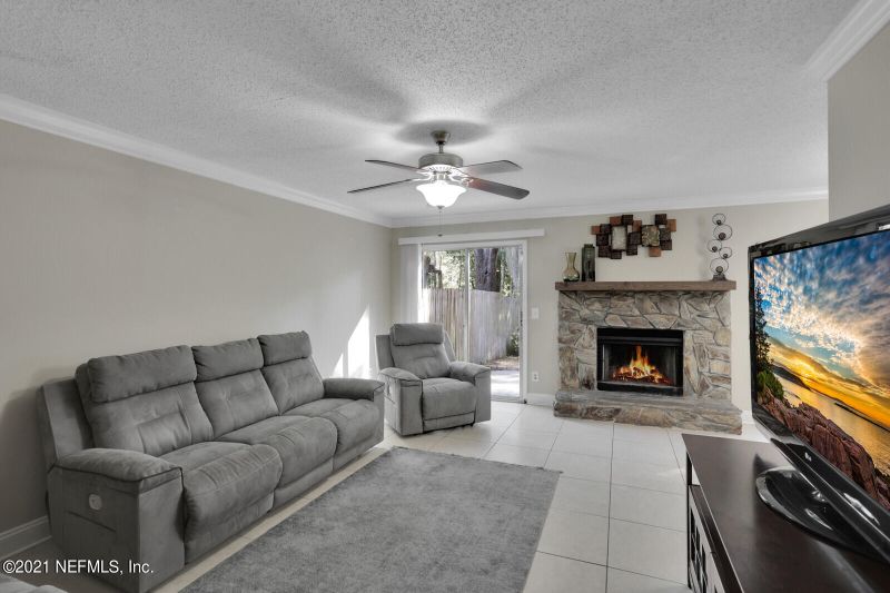 11607 Tanager Dr, Jacksonville, FL 32225
