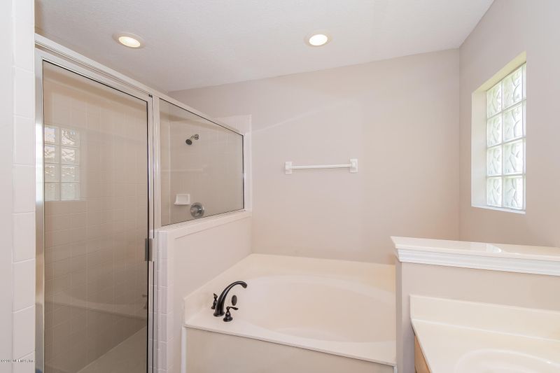 1161 Durbin Parke Dr, Jacksonville, FL 32259
