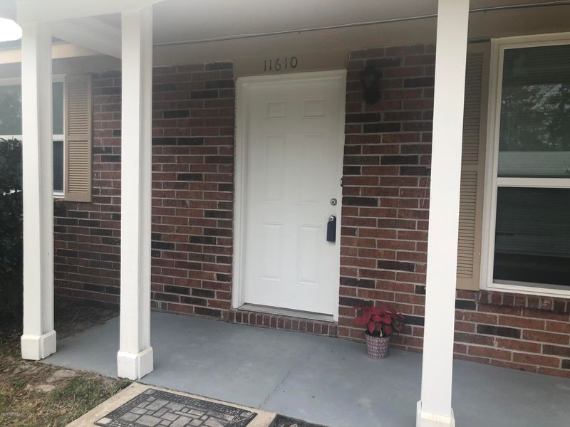 11610 W Ride Dr, Jacksonville, FL 32223