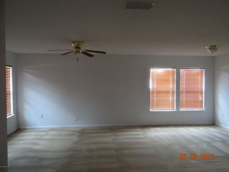 11618 Brian Lakes Dr, Jacksonville, FL 32221