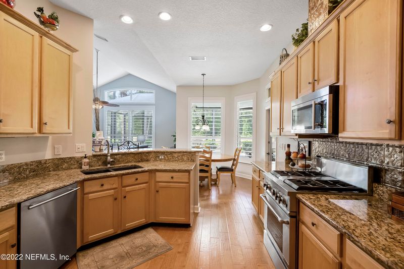 117 Edgewater Branch Dr, St Johns, FL 32259