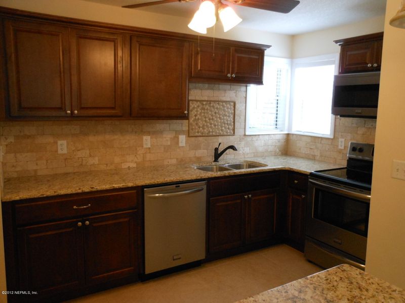 117 Margaret St, Neptune Beach, FL 32266