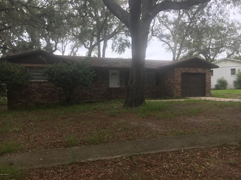 117 Saturn Ln E, Orange Park, FL 32073