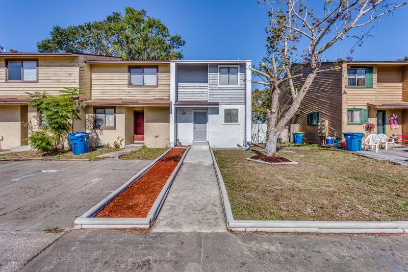 11713 Dunes Way Dr N, Jacksonville, FL 32225