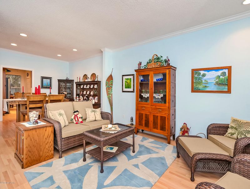 1173 Sandpiper Ln E, Atlantic Beach, FL 32233